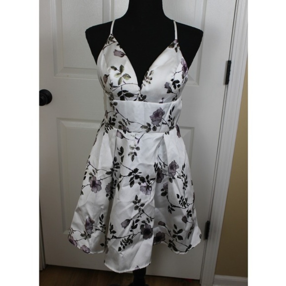 Windsor White Floral Dress Purple Flower Party‎ Cocktail Mini Fit & Flare 7/8
